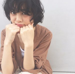 顔周りの毛束の動きが大事です♪