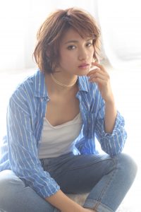 アップバングで大人ショートな雰囲気に♪