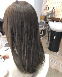 うねる髪から【ストレートヘア】へ♪
