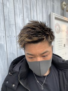 メンズスタイル旬は「前下がり」